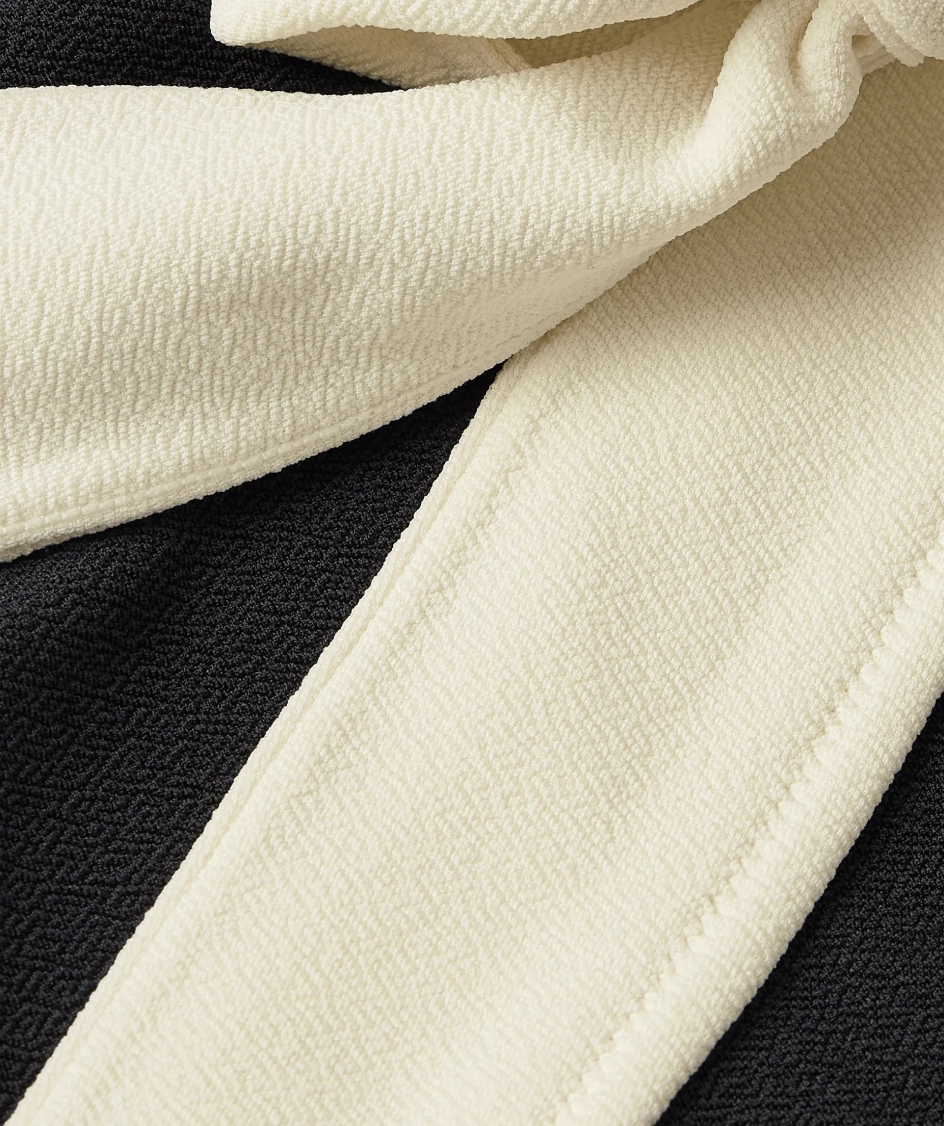 AZINE badpak met strikbandje - black creme white