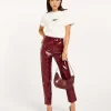 BO high rise girlfriend broek in lak look - berry red