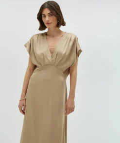 CORRIN regular fit jurk in satijn look - light mink