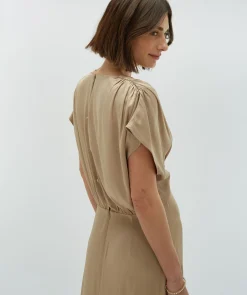 CORRIN regular fit jurk in satijn look - light mink