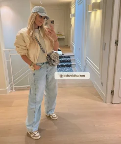 KELSEY oversized bomber met logoprint - ecru