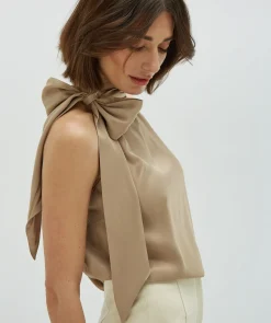 YANIEK loose fit top in satijn look - light mink